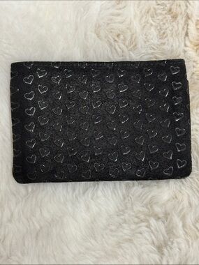 Black Heart-Embossed Ladies card holder